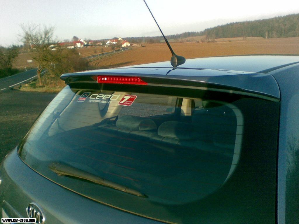 Spoiler zadních pátých dveří
